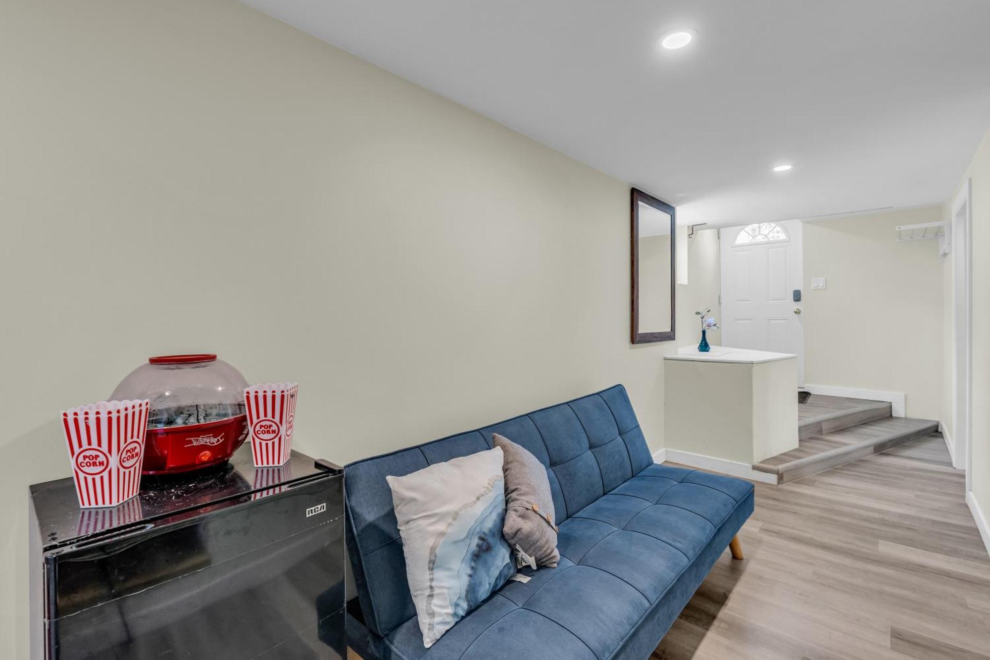 Blue Closest To The Falls With 6 Car Parking Holiday home *